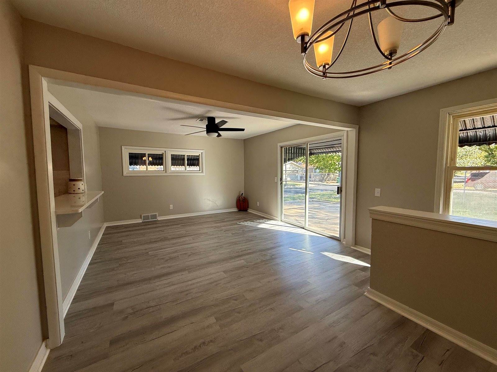 2202 South Grove St, Wichita, KS 67211