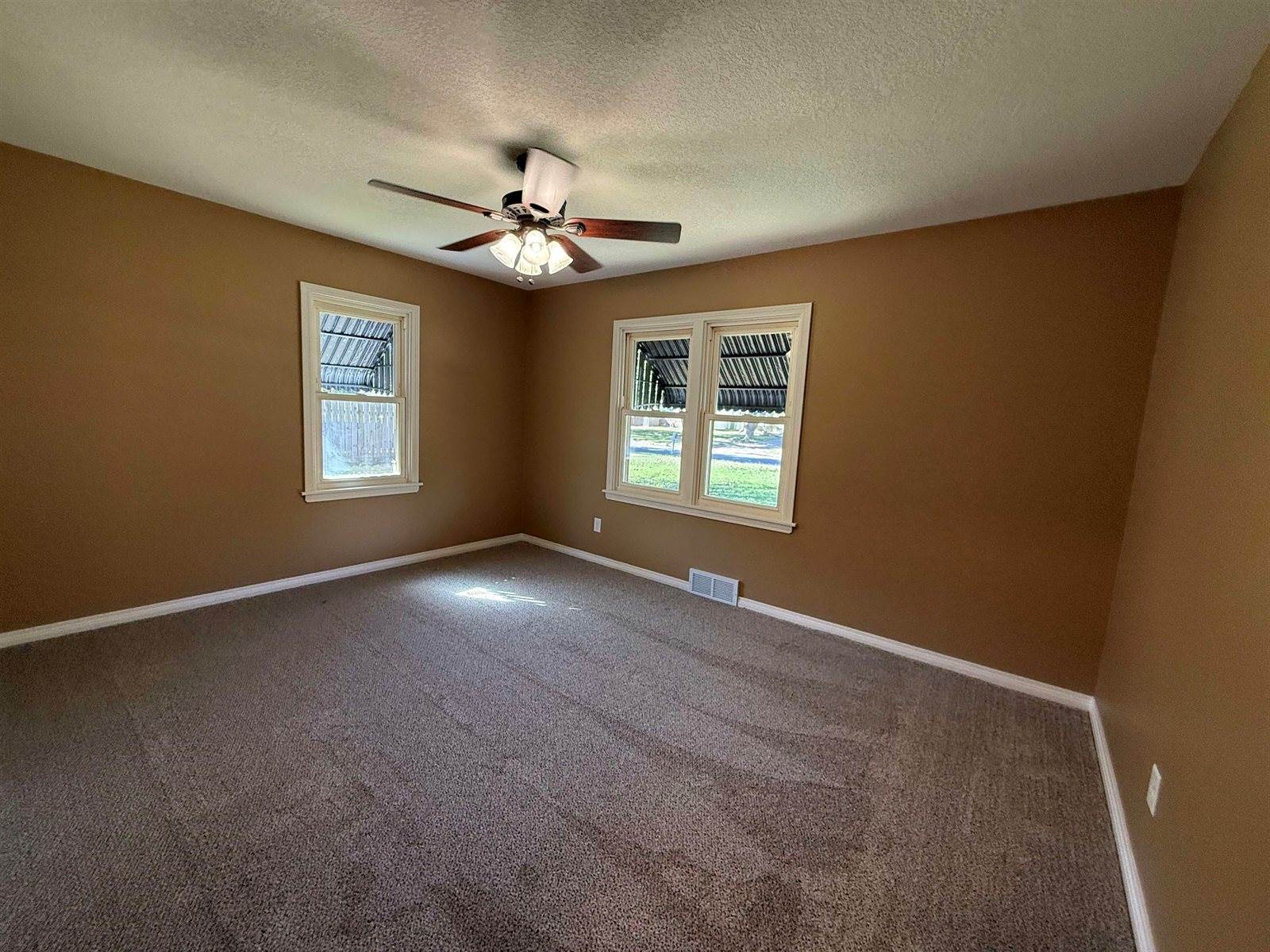 2202 South Grove St, Wichita, KS 67211