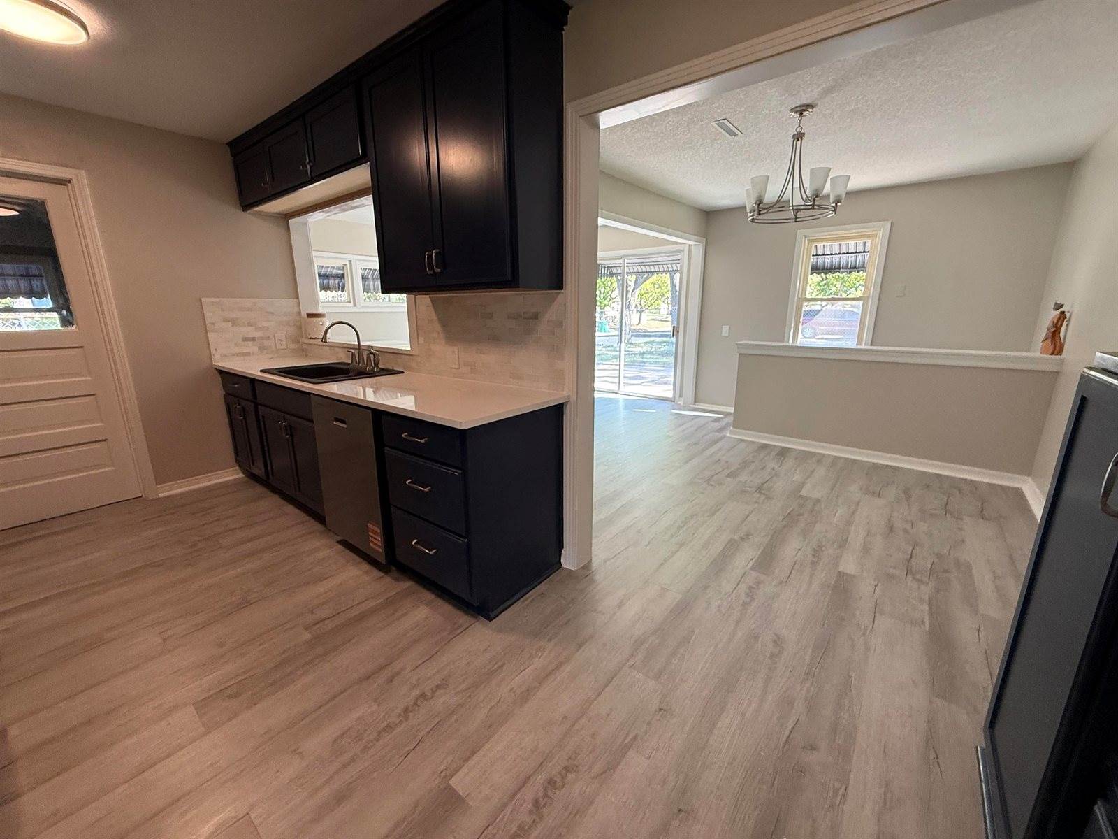 2202 South Grove St, Wichita, KS 67211