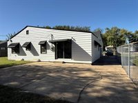 2202 South Grove St, Wichita, KS 67211