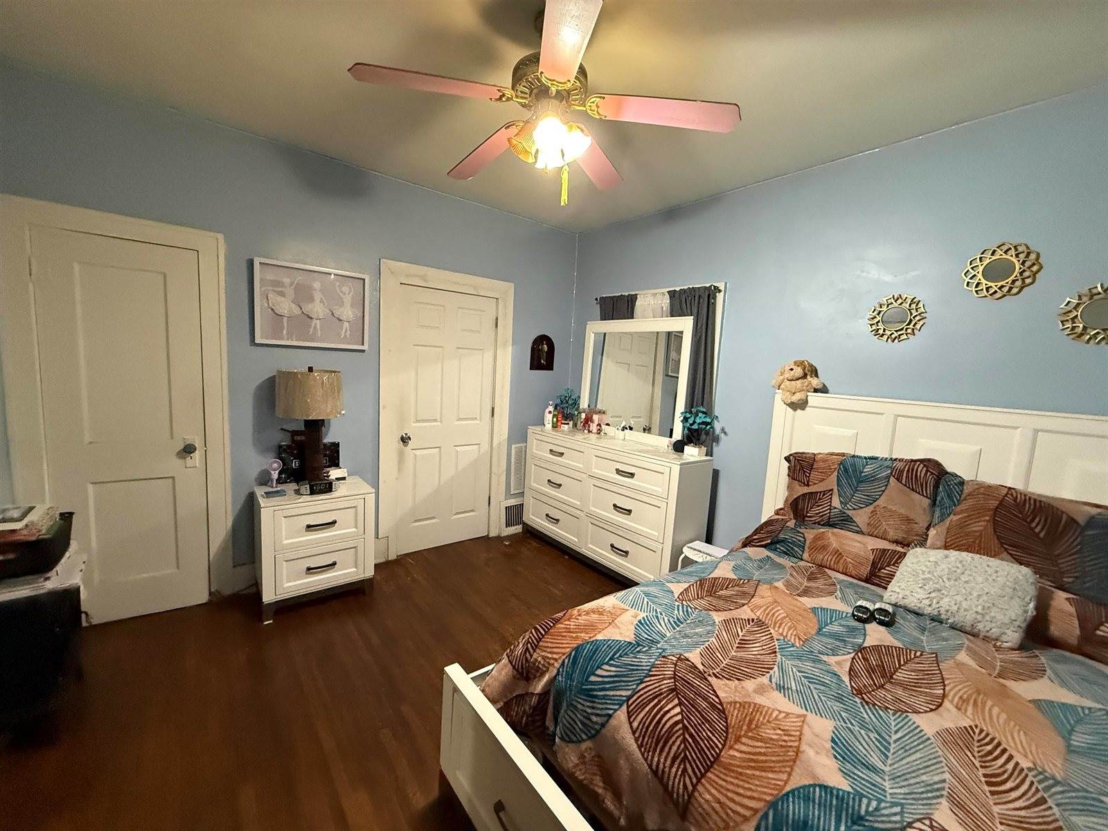 1325 North Market St, Wichita, KS 67214