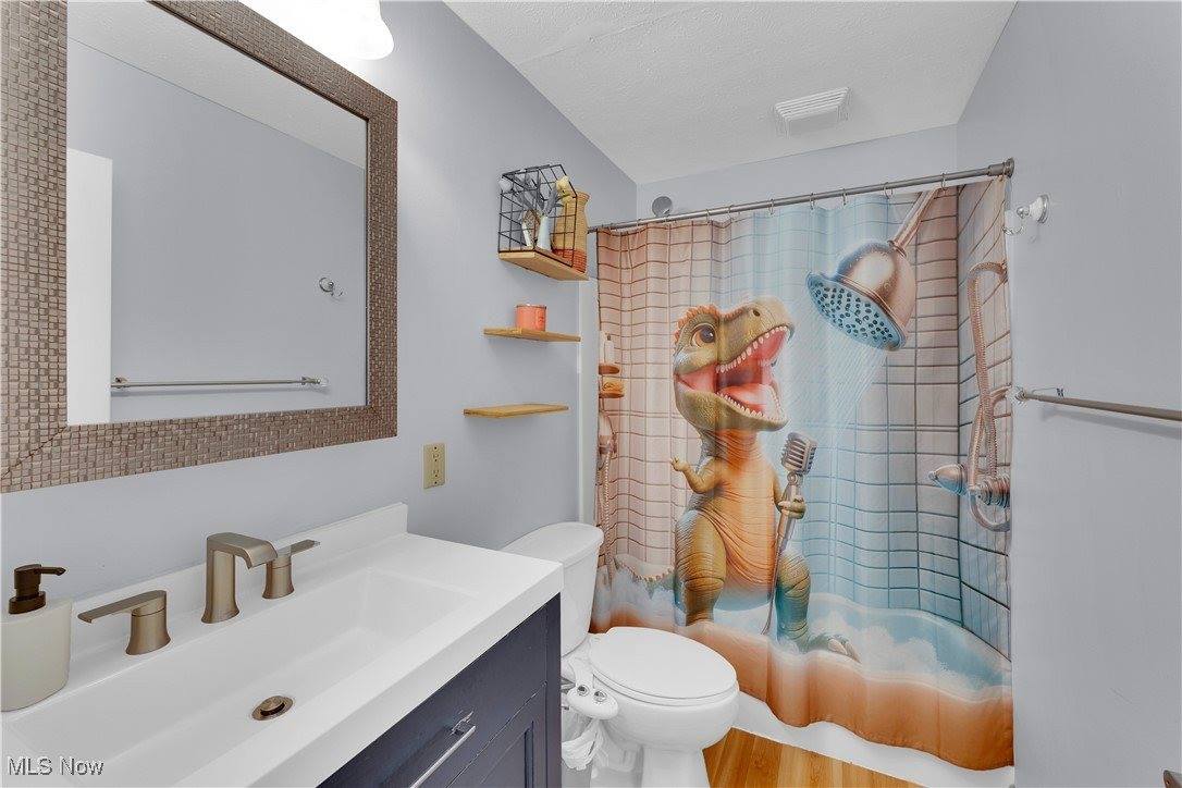 42 North Navarre Avenue, Austintown, OH 44515