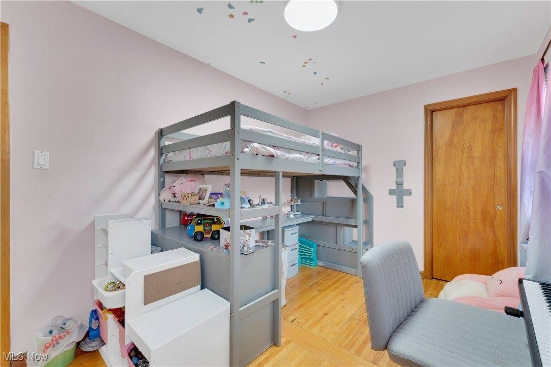 42 North Navarre Avenue, Austintown, OH 44515