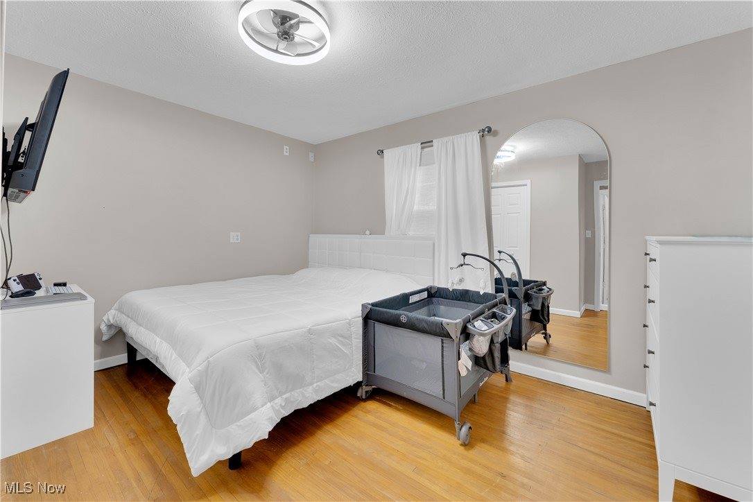 42 North Navarre Avenue, Austintown, OH 44515