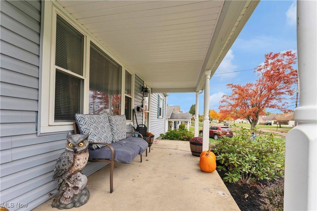 42 North Navarre Avenue, Austintown, OH 44515