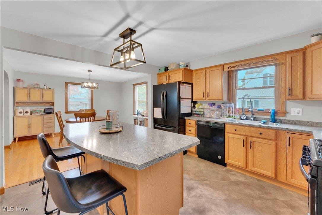 42 North Navarre Avenue, Austintown, OH 44515