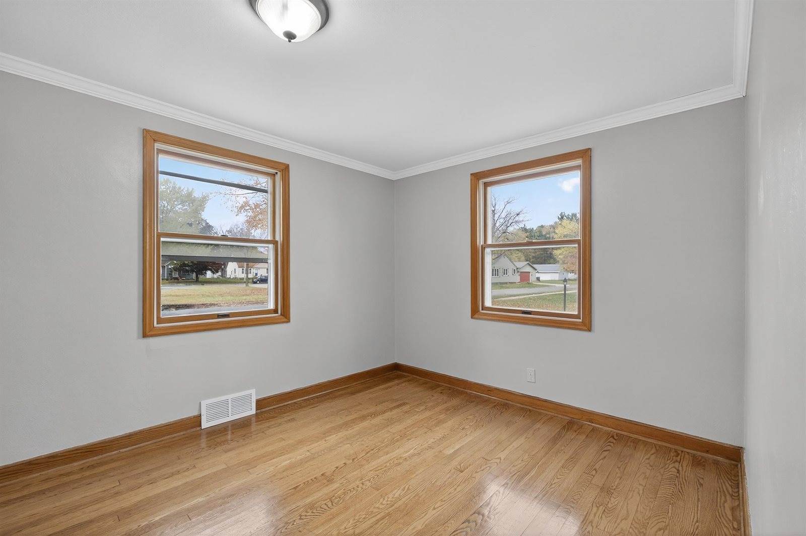 930 Park Court Lane, Port Edwards, WI 54469