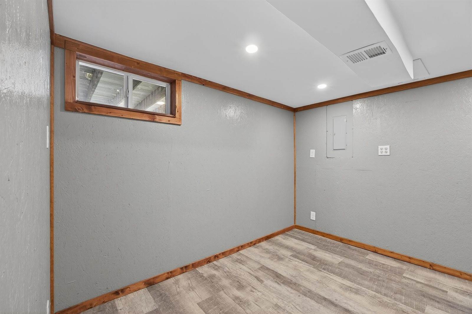 930 Park Court Lane, Port Edwards, WI 54469