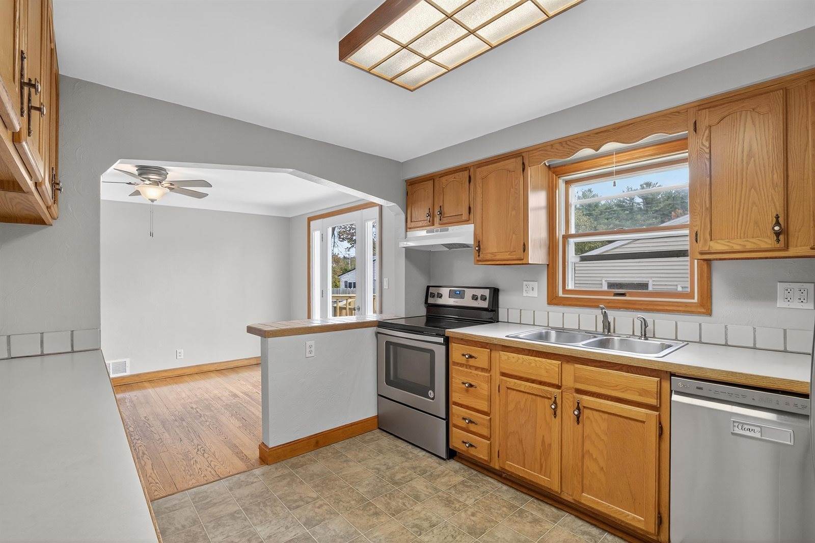 930 Park Court Lane, Port Edwards, WI 54469