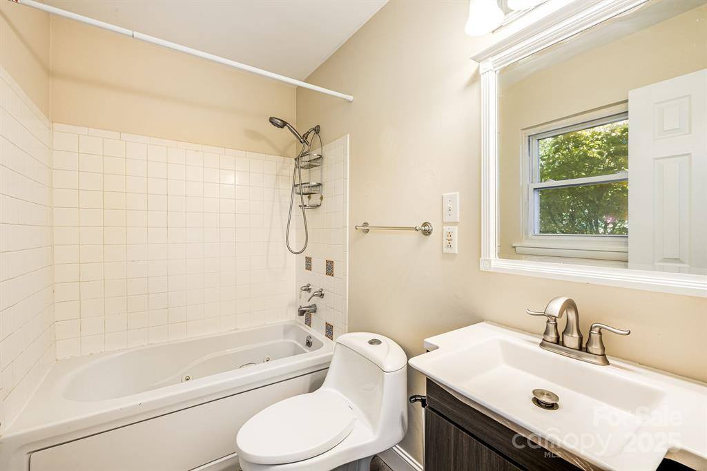 26 Elkmont, Asheville, NC 28804