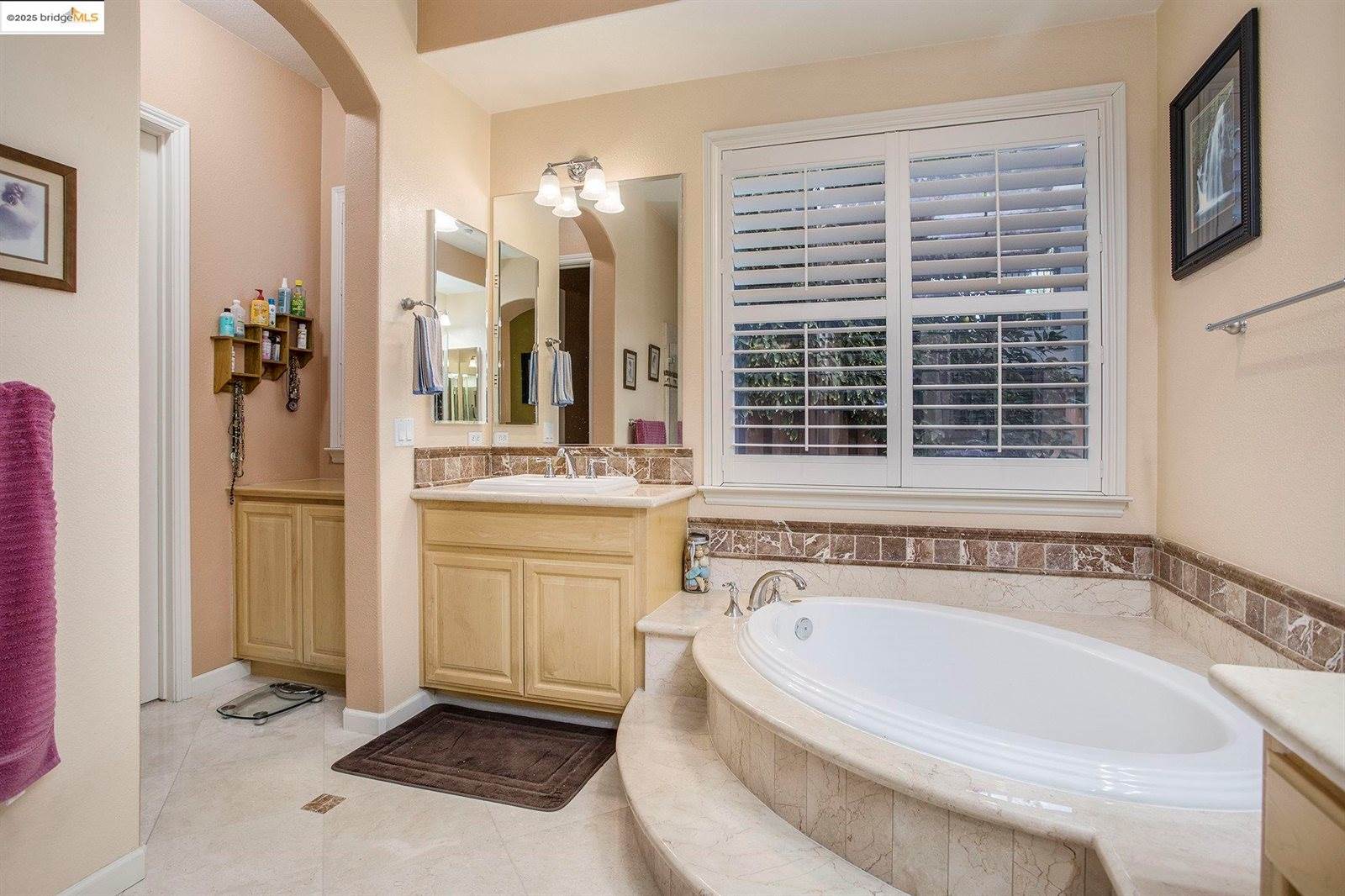 2033 Great Meadow Ln, Brentwood, CA 94513