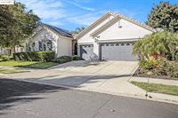 2033 Great Meadow Ln, Brentwood, CA 94513