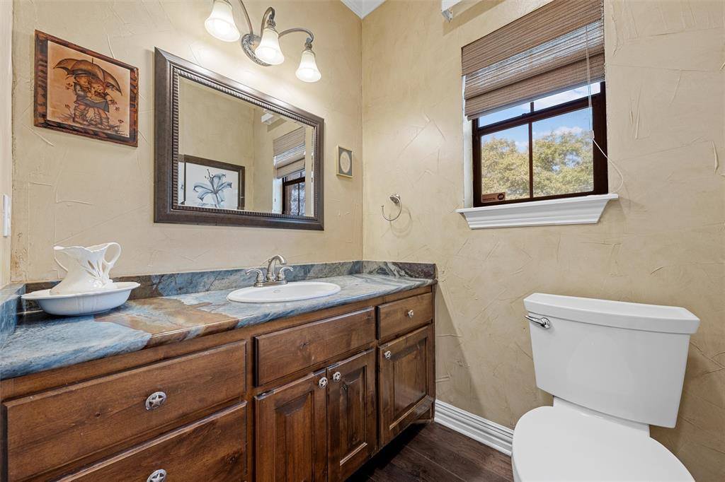 1125 Whispering Oaks, China Spring, TX 76633