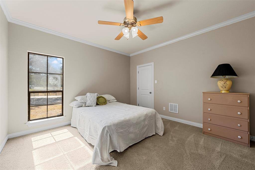 1125 Whispering Oaks, China Spring, TX 76633