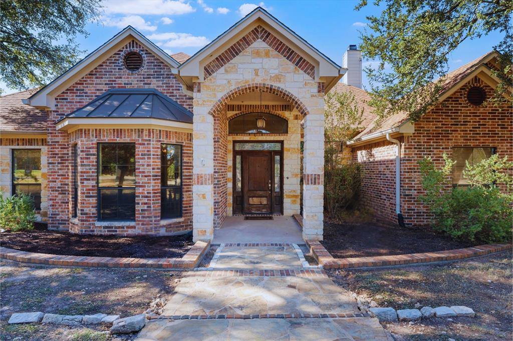 1125 Whispering Oaks, China Spring, TX 76633