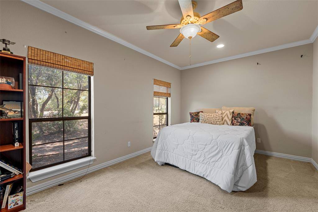 1125 Whispering Oaks, China Spring, TX 76633