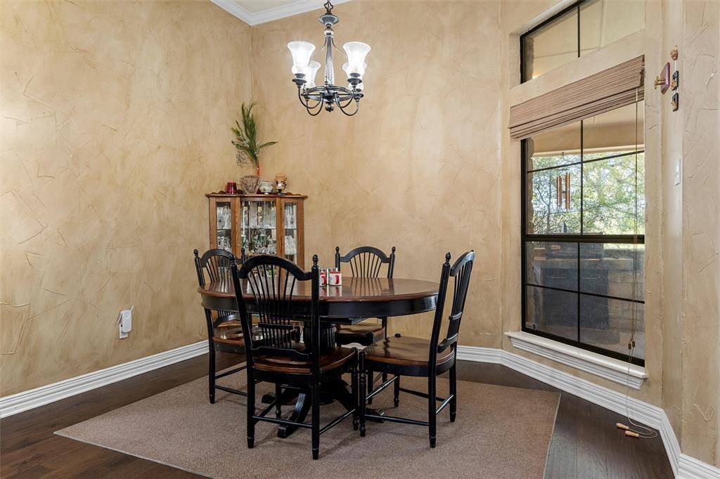 1125 Whispering Oaks, China Spring, TX 76633