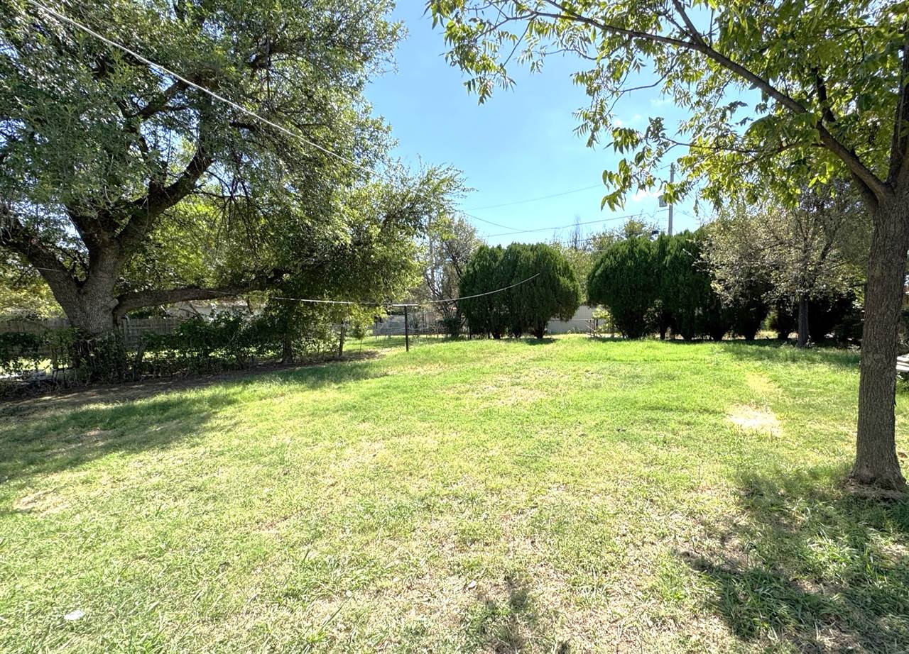 2120 NW Lake Ave, Lawton, OK 73507