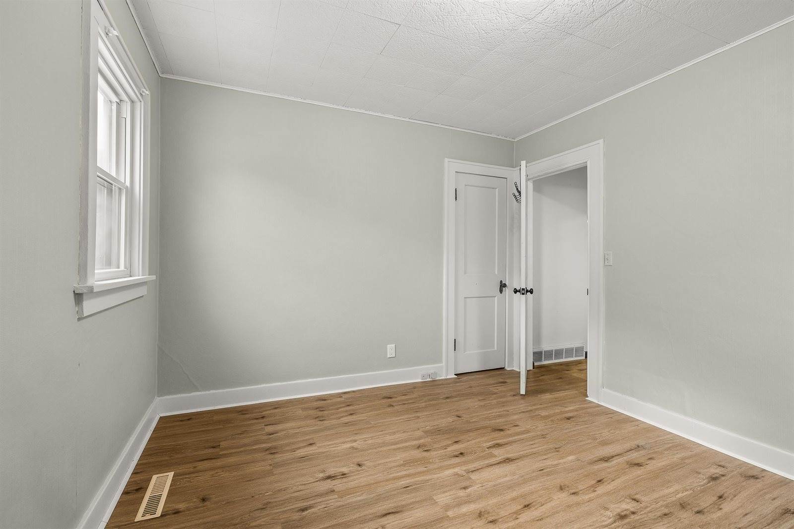 141 10th Street South, Wisconsin Rapids, WI 54494