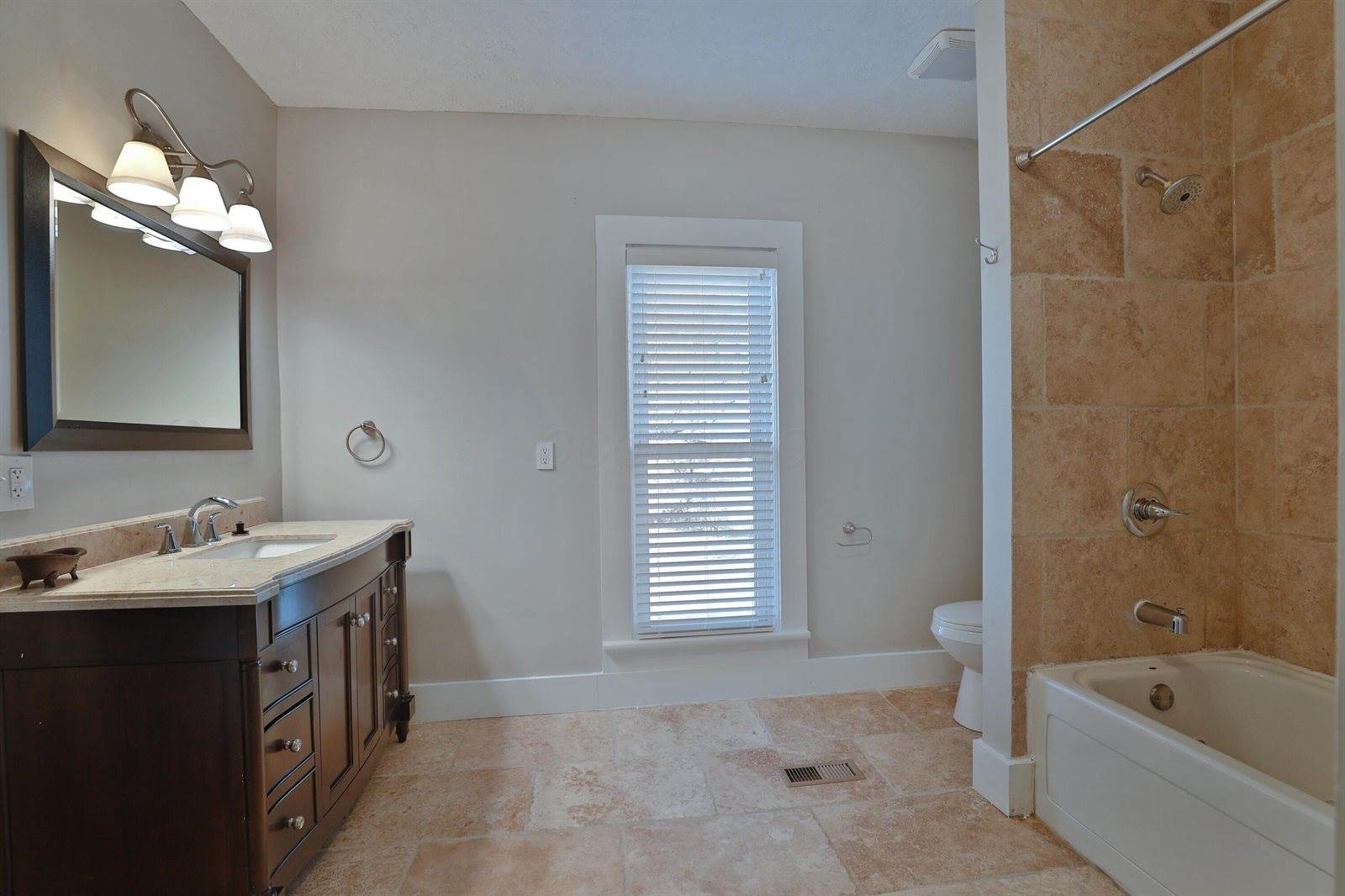 216 North Main Street, Johnstown, OH 43031