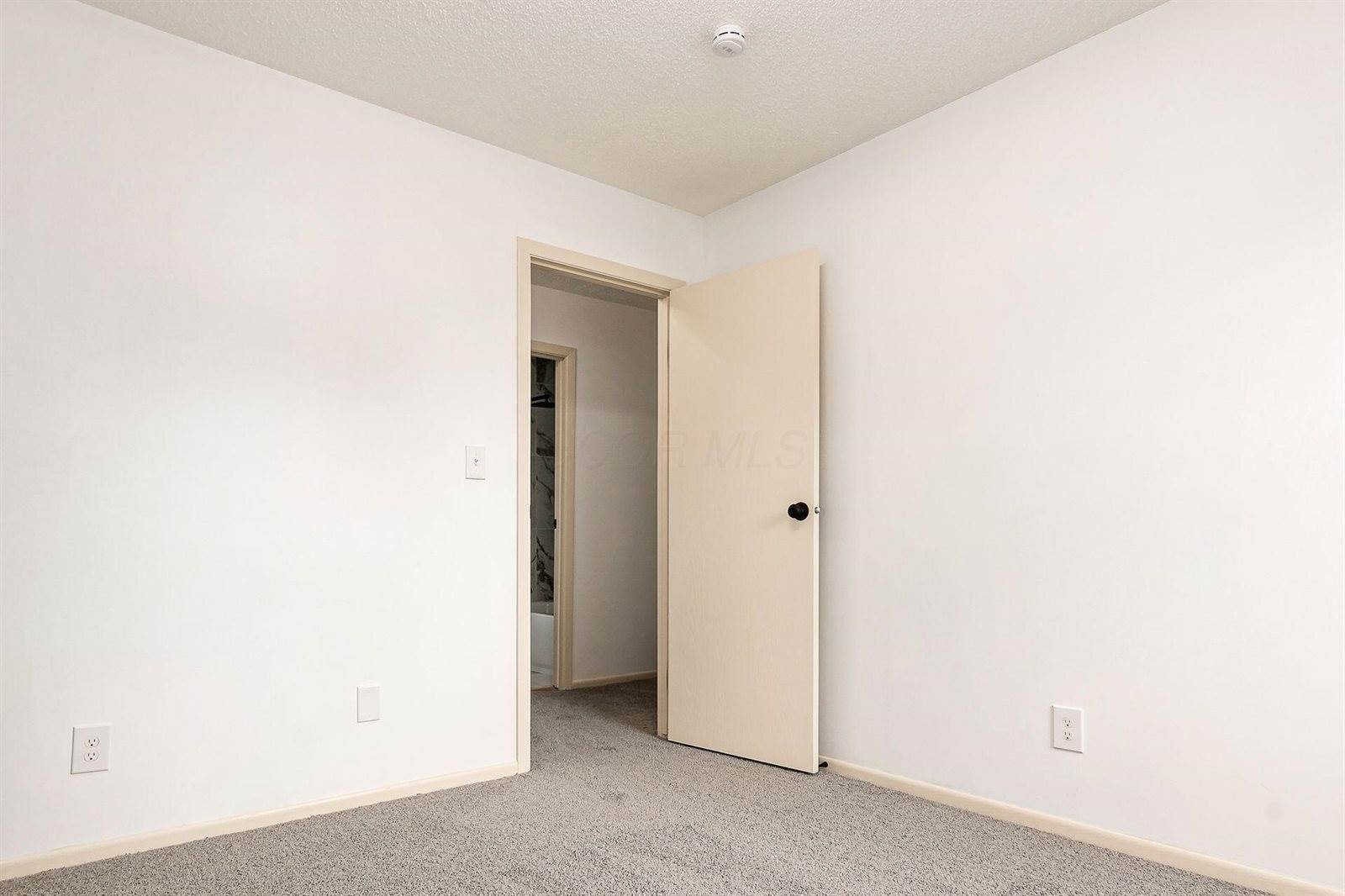 5850 Meadowhurst Way, Dublin, OH 43017