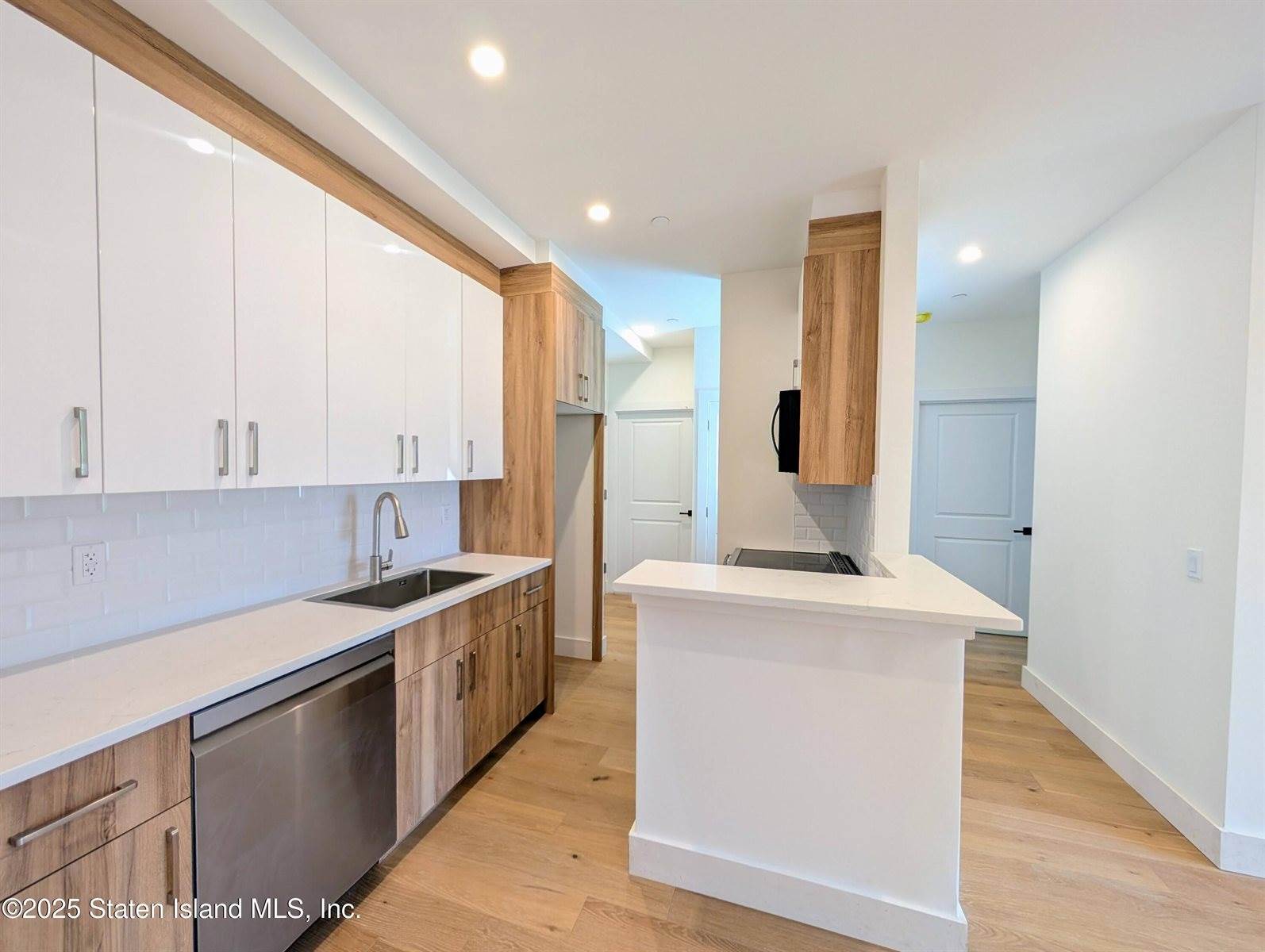 3865 Amboy Road, #4d, Staten Island, NY 10308