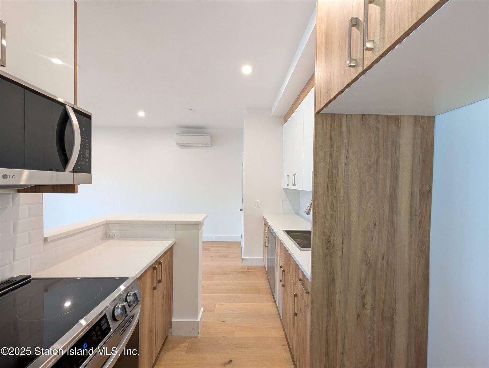 3865 Amboy Road, #4d, Staten Island, NY 10308