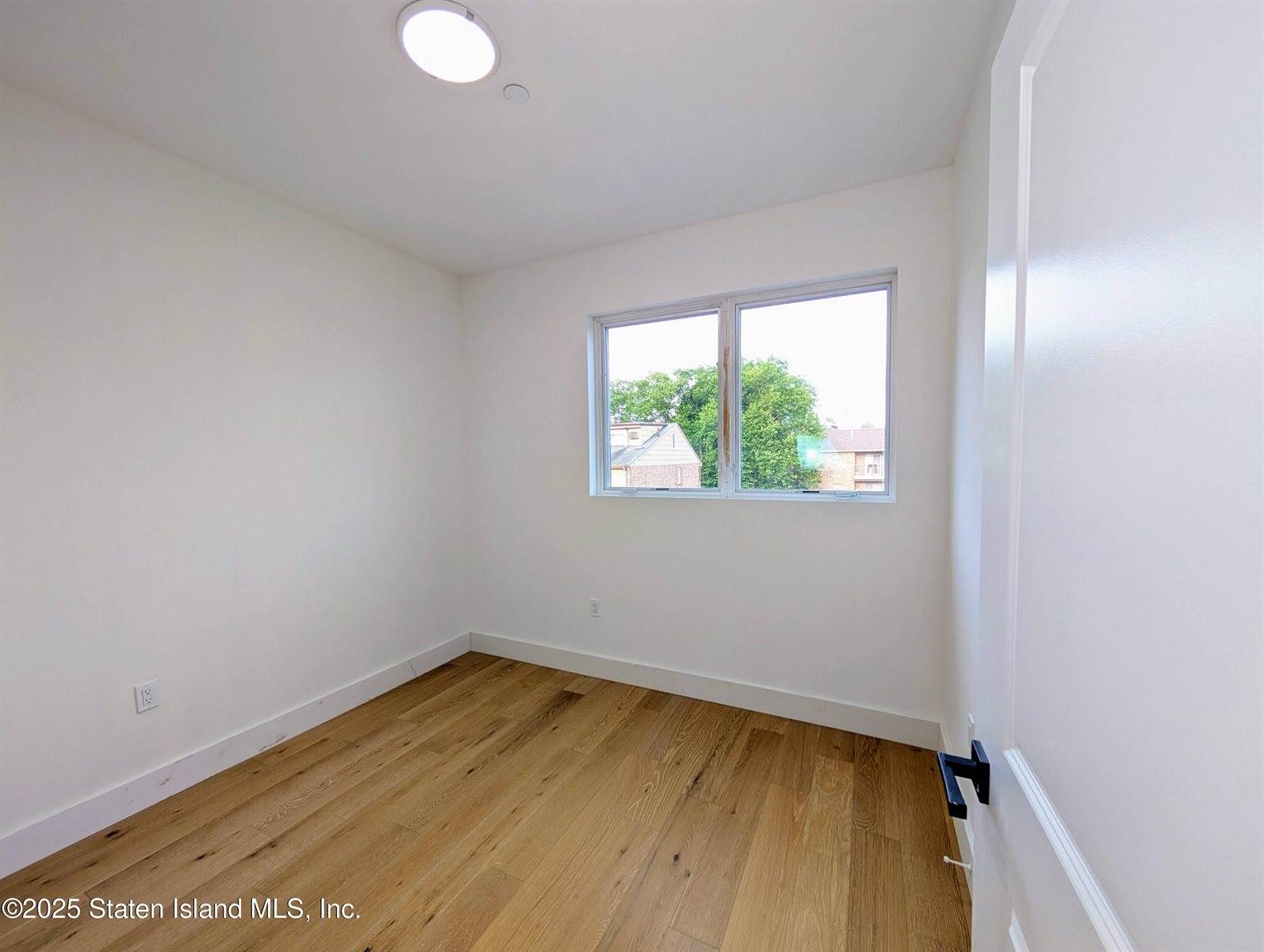 3865 Amboy Road, #4b, Staten Island, NY 10308