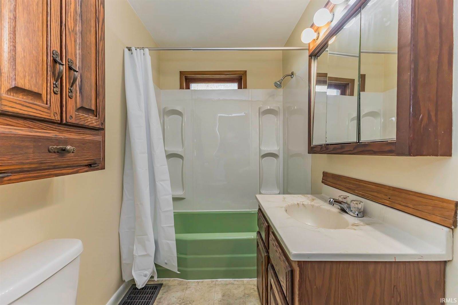 2612 E Memorial Drive, Muncie, IN 47302