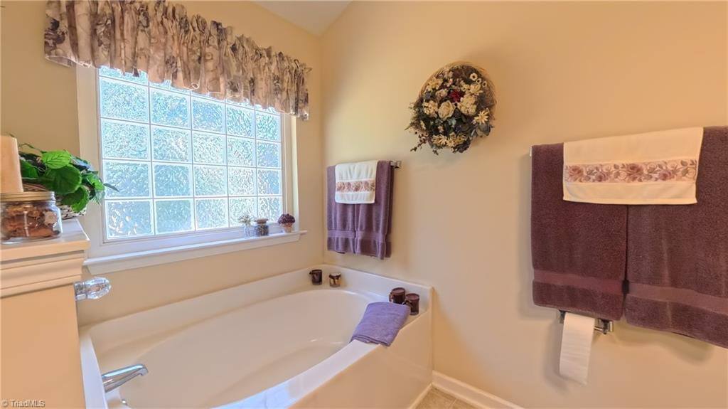 605 Walnut Crossing Drive, Whitsett, NC 27377