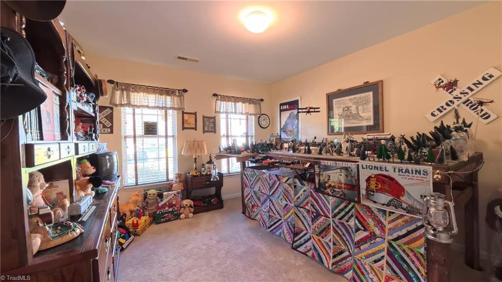 605 Walnut Crossing Drive, Whitsett, NC 27377