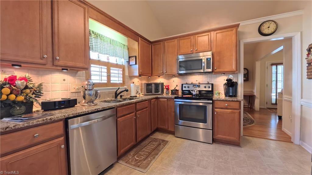 605 Walnut Crossing Drive, Whitsett, NC 27377