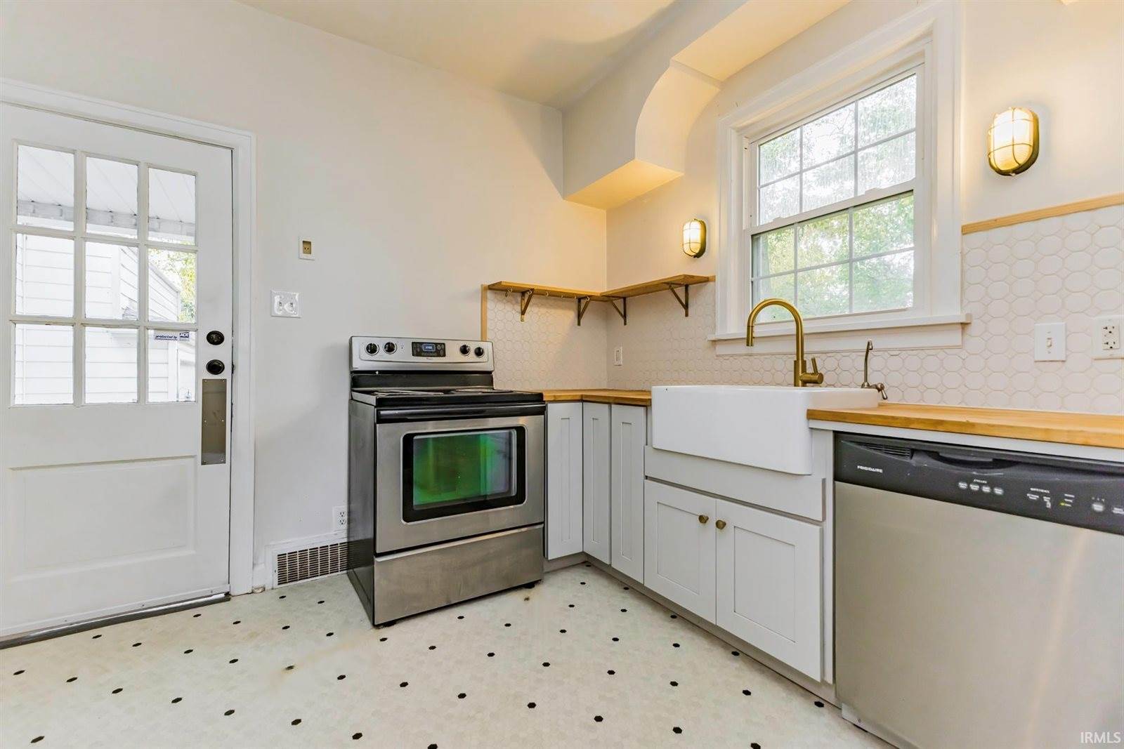 223 N Riley Road, Muncie, IN 47304