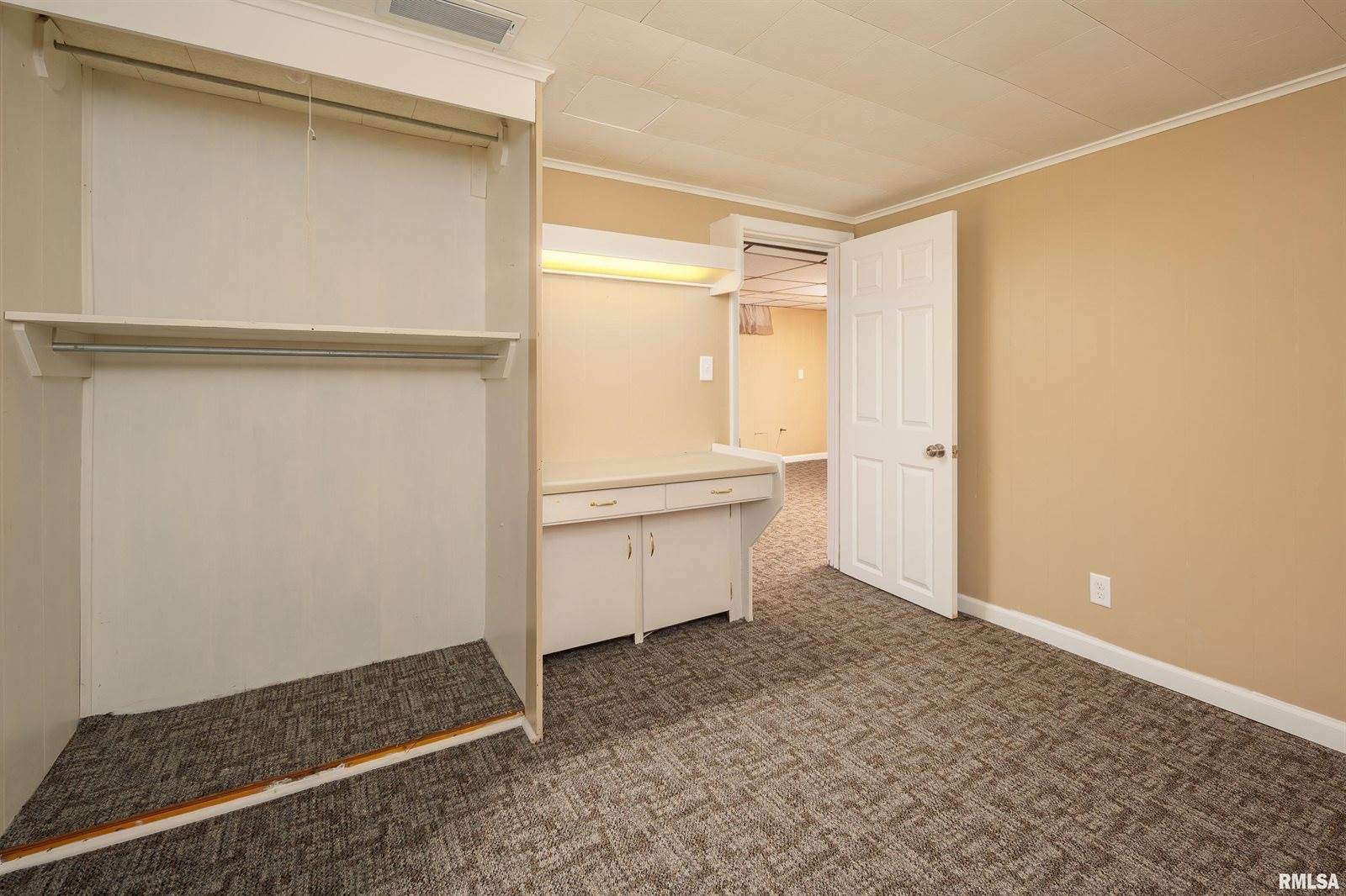 3028 54TH Street, Moline, IL 61265