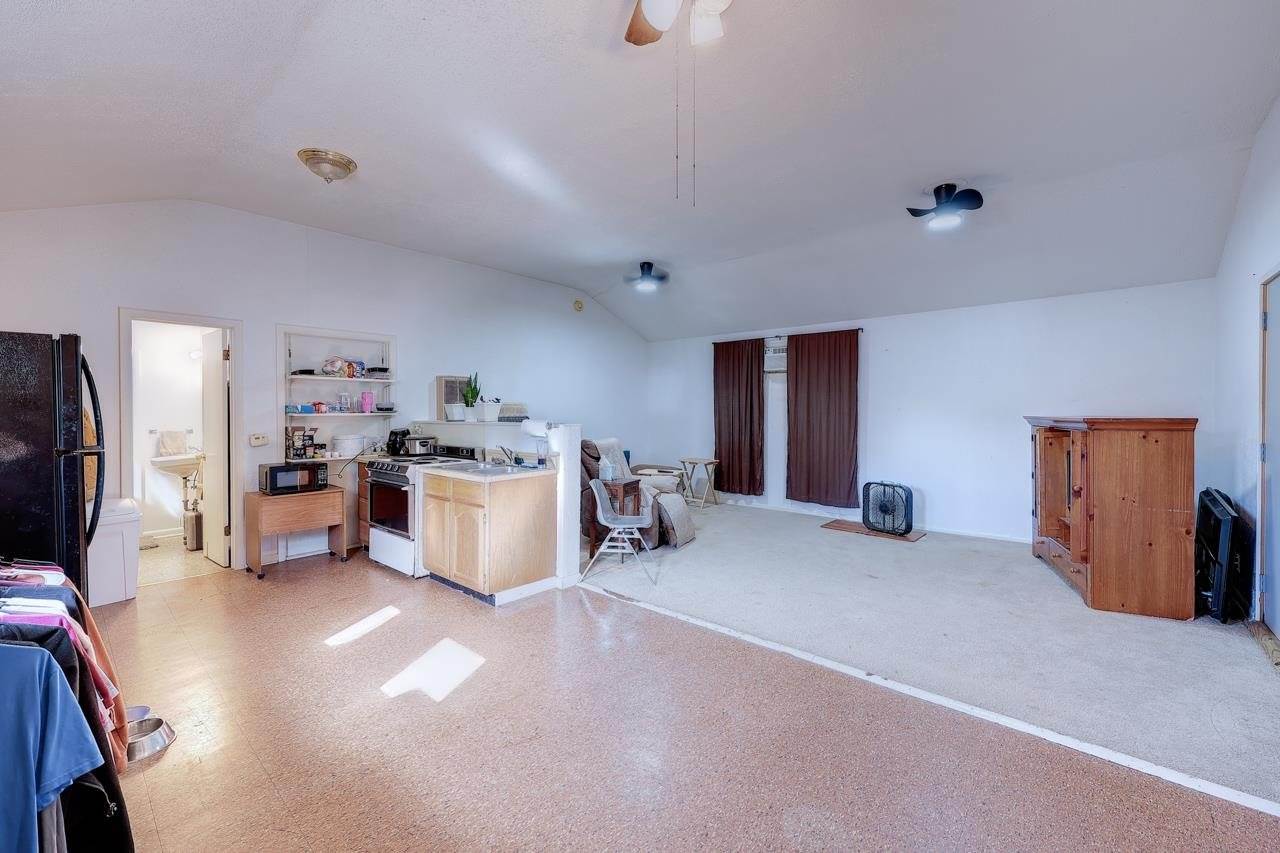 606 South C St, Arkansas City, KS 67005