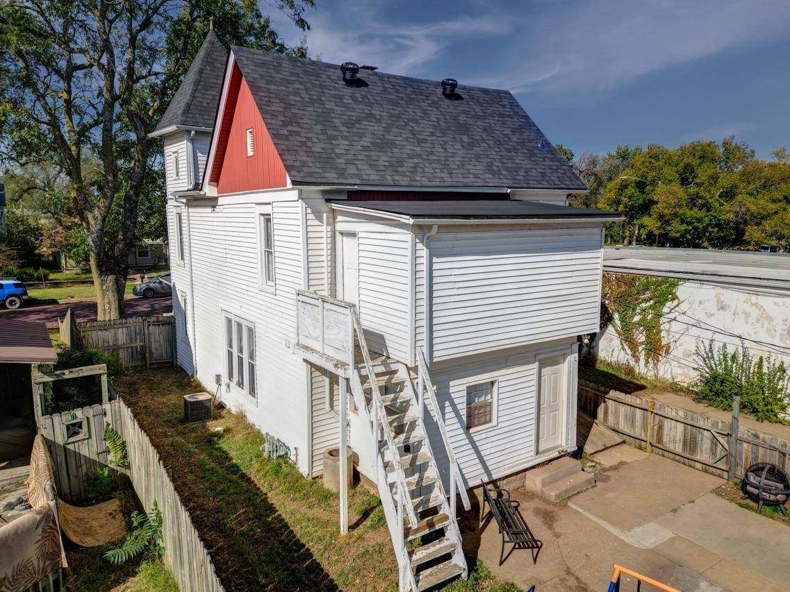 606 South C St, Arkansas City, KS 67005