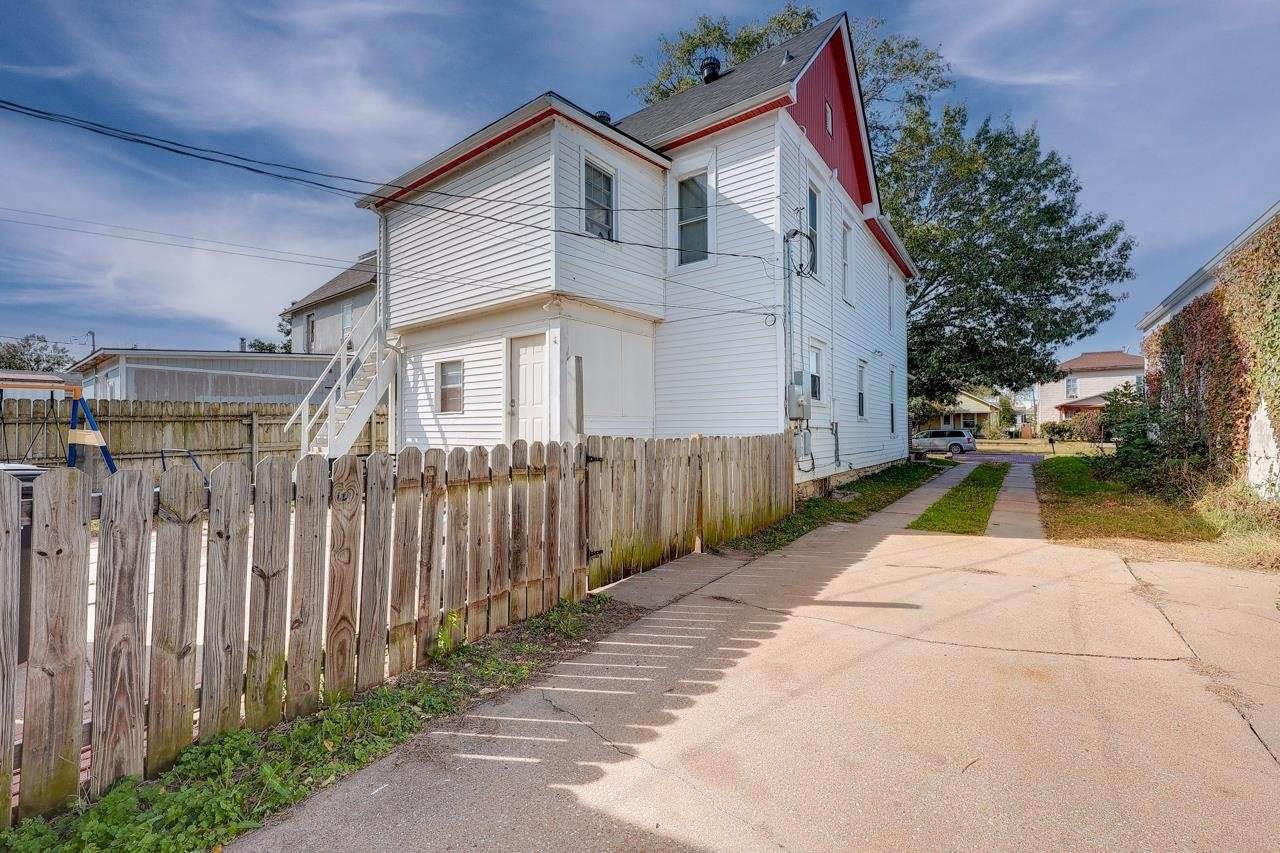 606 South C St, Arkansas City, KS 67005