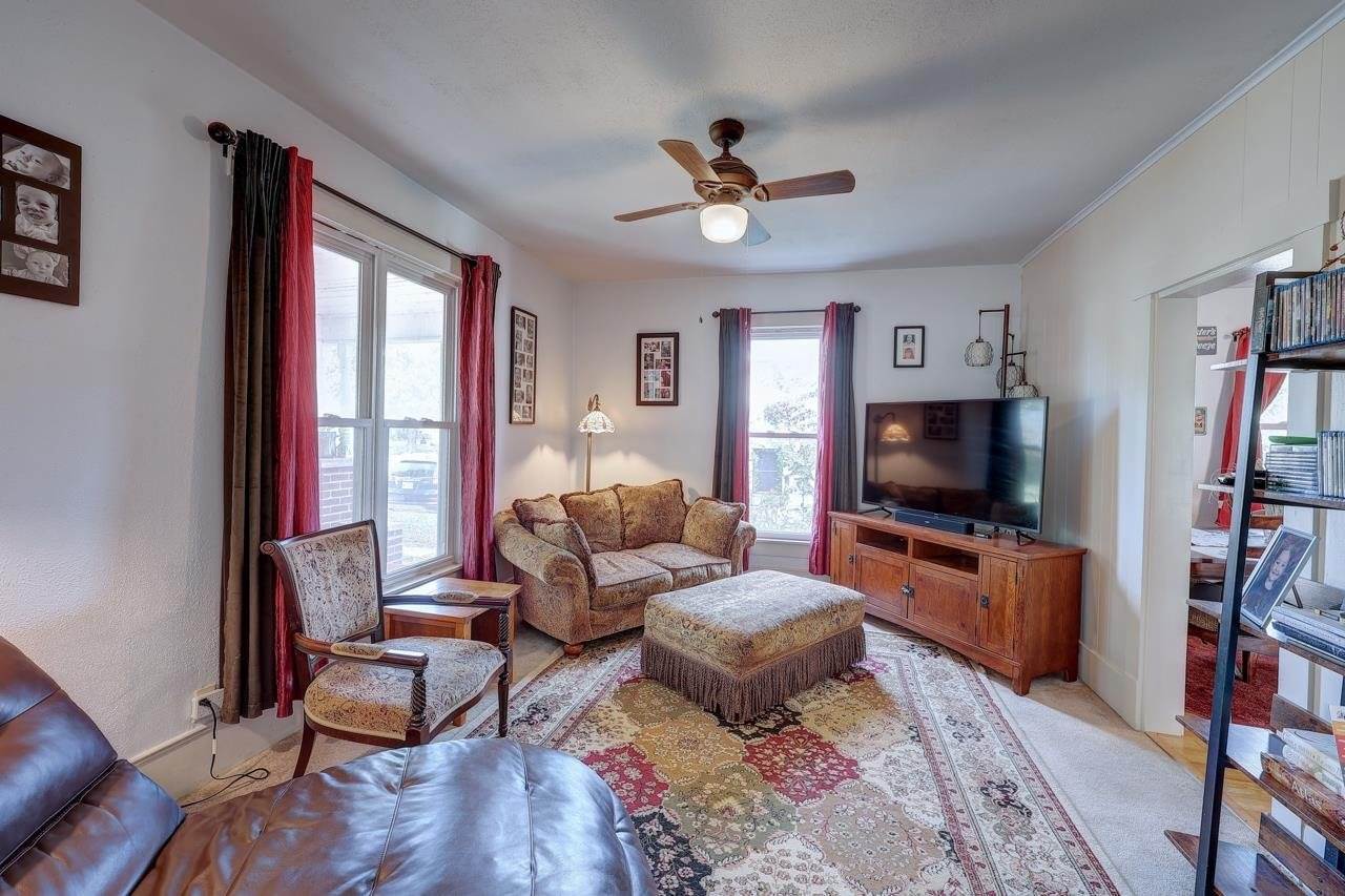 606 South C St, Arkansas City, KS 67005