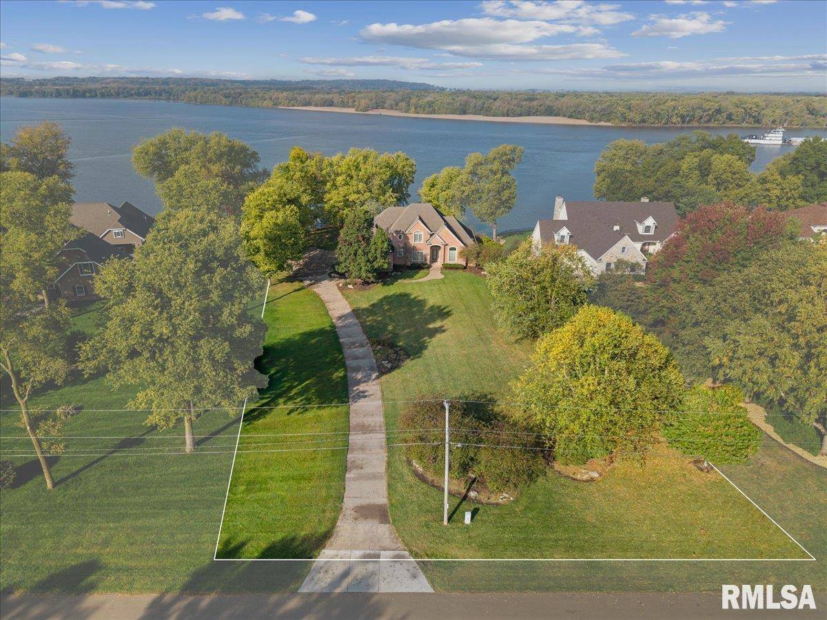 16808 River Road North, Cordova, IL 61242