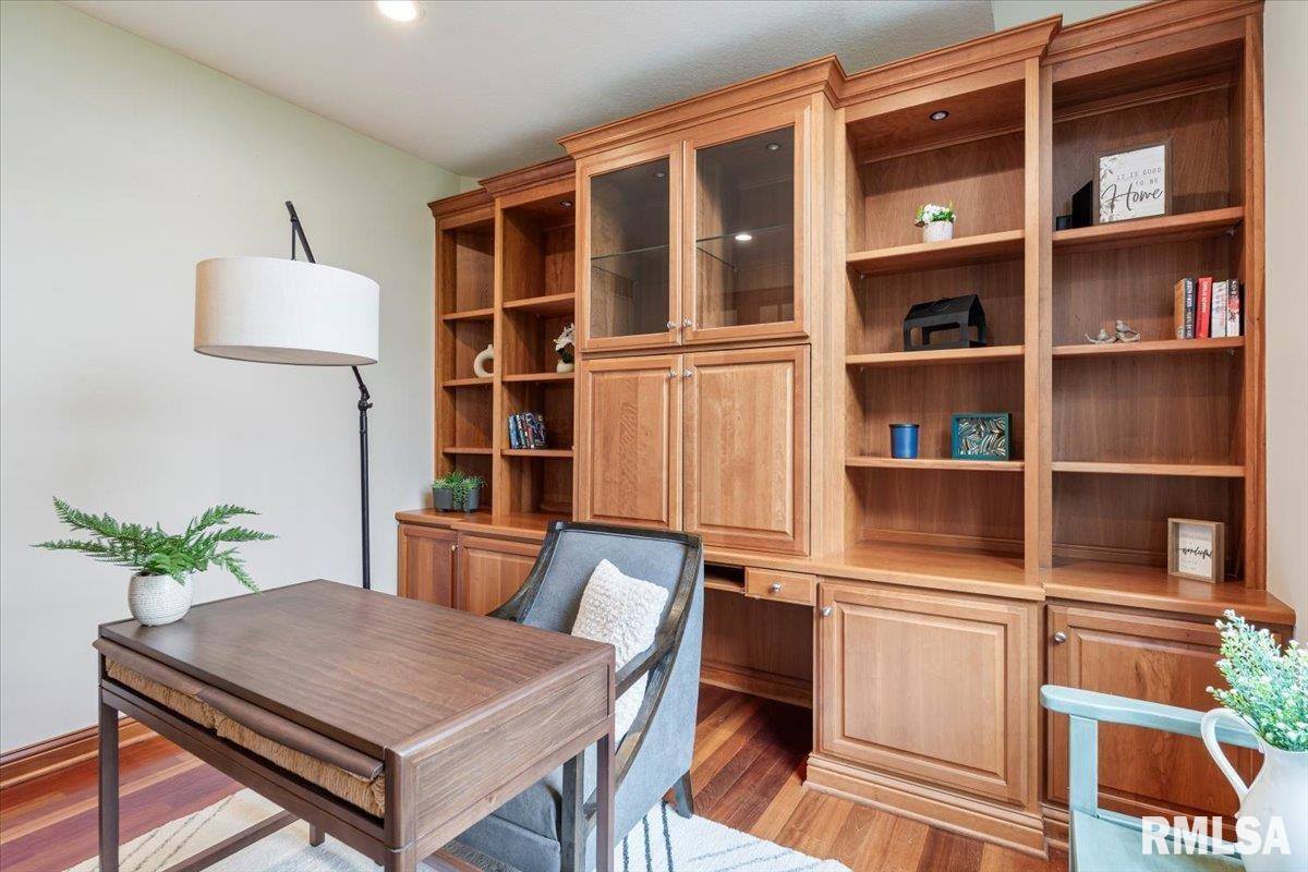 16808 River Road North, Cordova, IL 61242