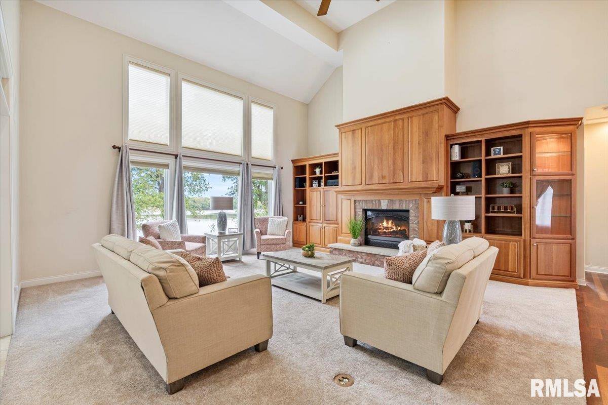 16808 River Road North, Cordova, IL 61242