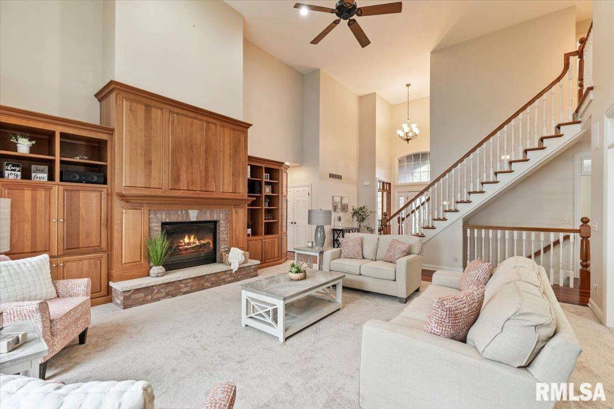 16808 River Road North, Cordova, IL 61242