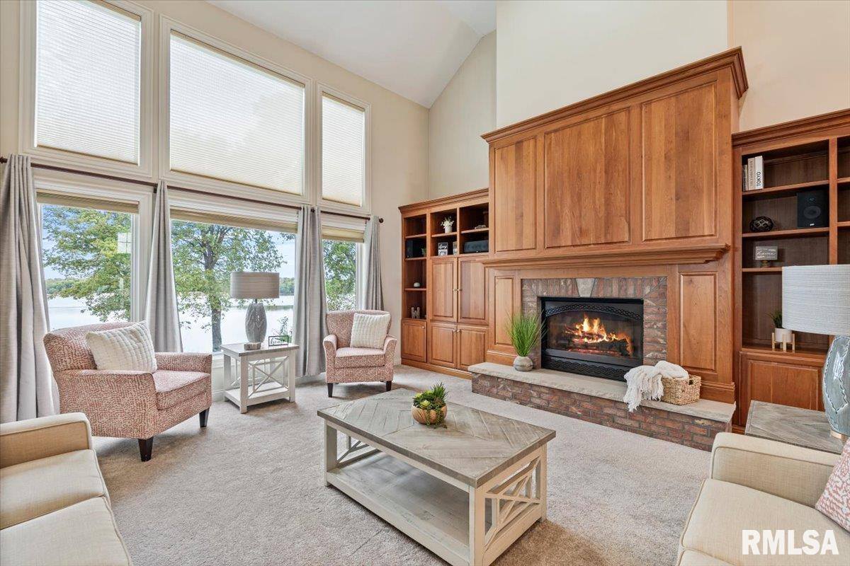 16808 River Road North, Cordova, IL 61242