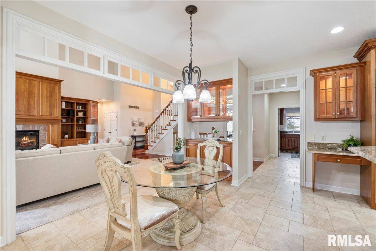 16808 River Road North, Cordova, IL 61242