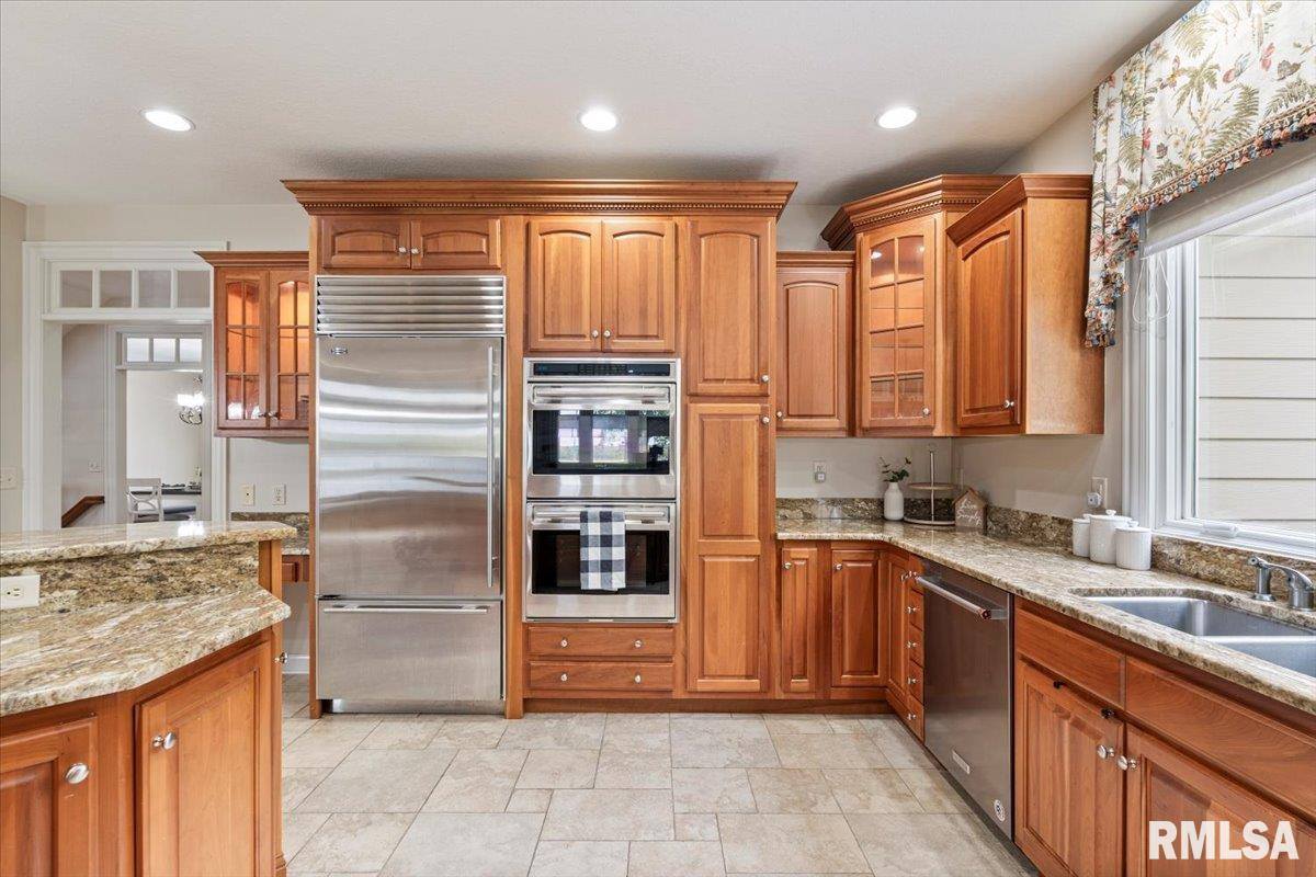 16808 River Road North, Cordova, IL 61242