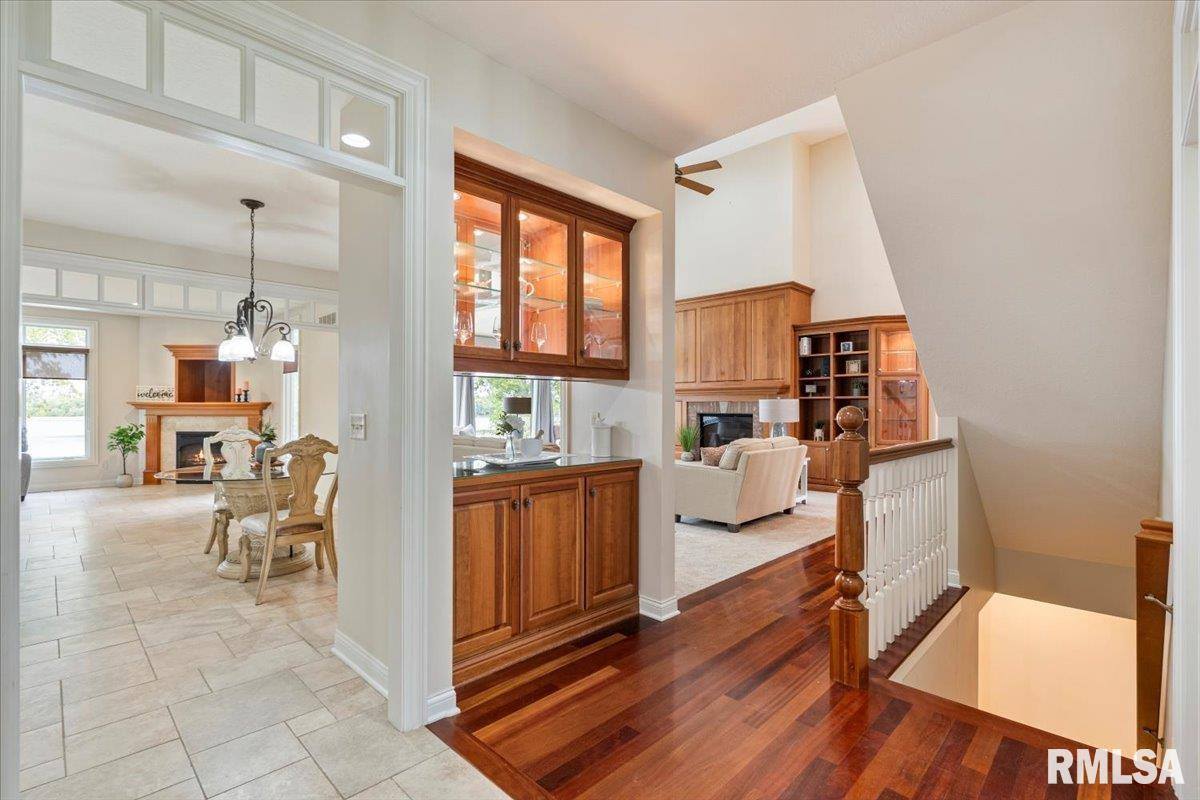 16808 River Road North, Cordova, IL 61242