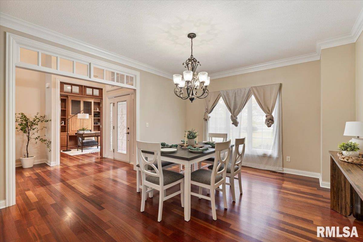 16808 River Road North, Cordova, IL 61242