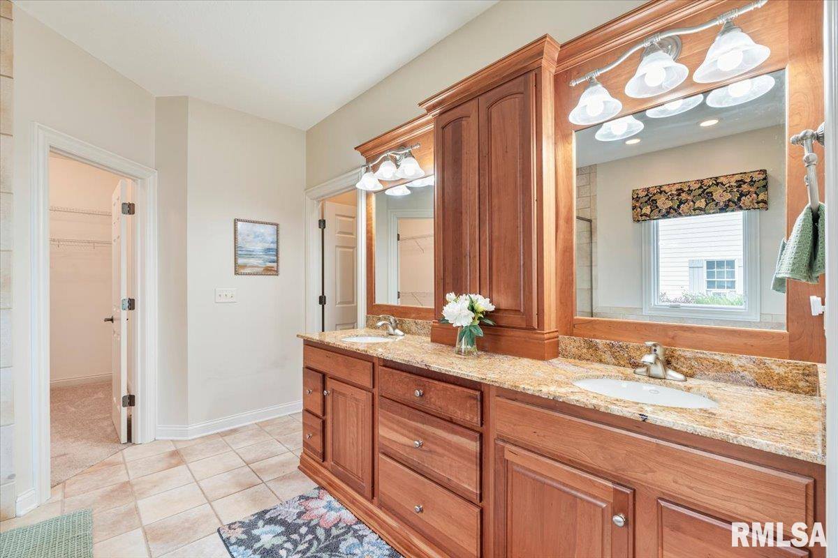 16808 River Road North, Cordova, IL 61242