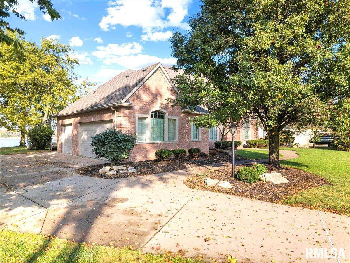 16808 River Road North, Cordova, IL 61242