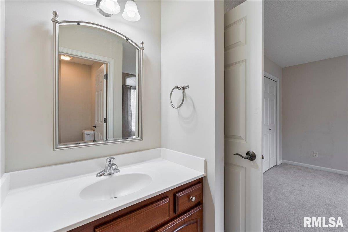 16808 River Road North, Cordova, IL 61242